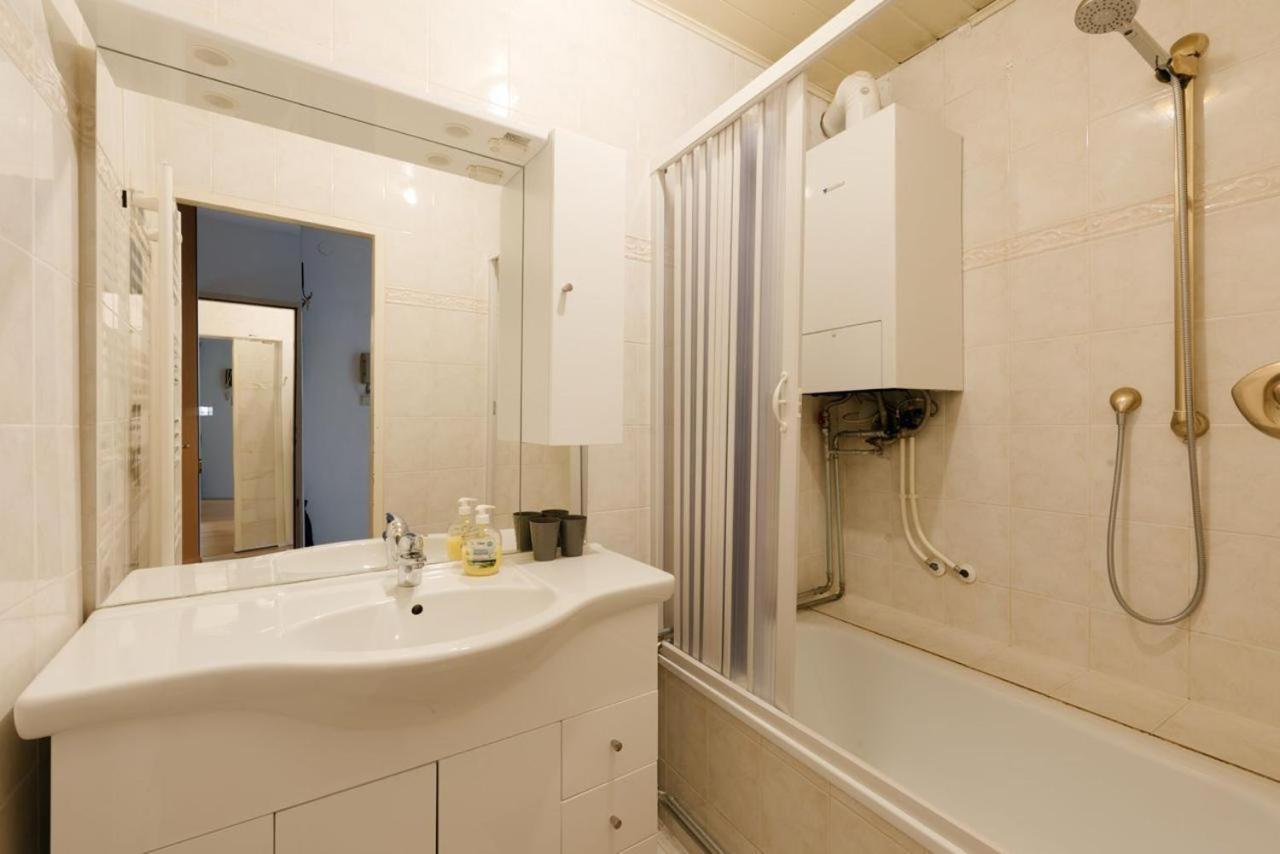 Apartment Zentral Direkt An U-Bahn Station เวียนนา ภายนอก รูปภาพ